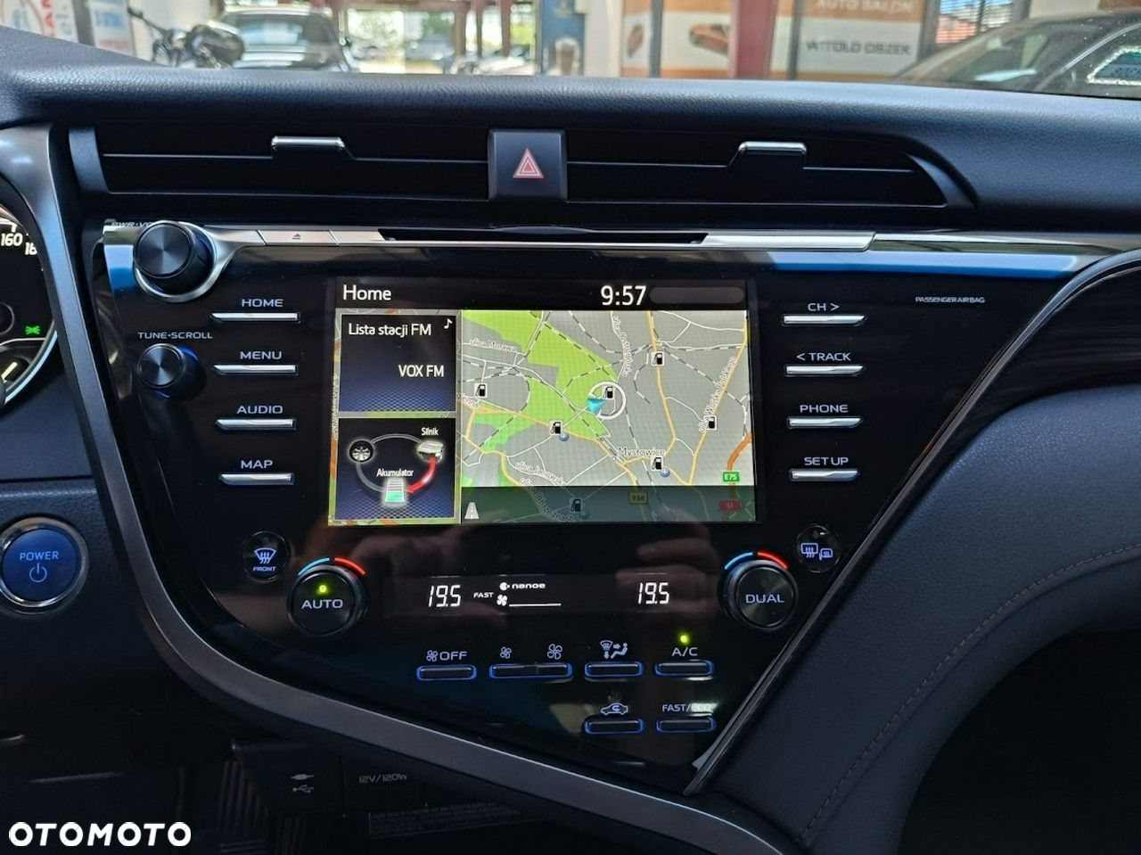 Toyota Camry - 27