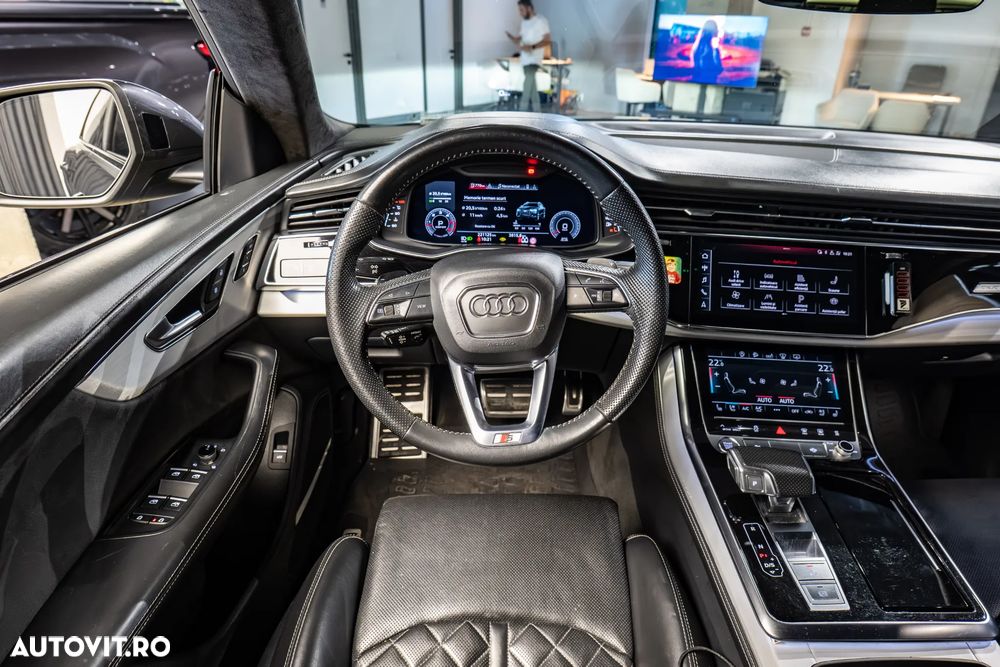 Audi Q8 - 8