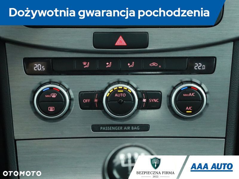 Volkswagen Passat - 12