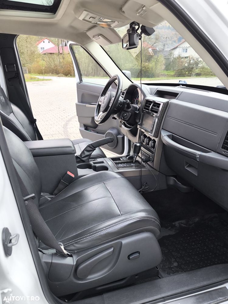 Jeep Cherokee - 10