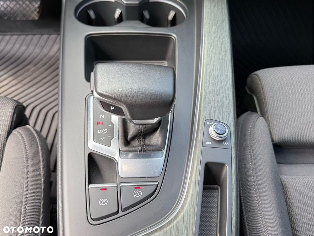 Audi A4 Limousine 35 TFSI mHEV S Line S tronic - 16