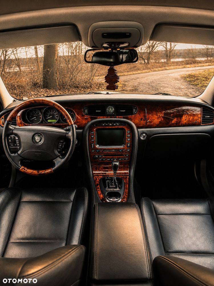 Jaguar XJR - 7