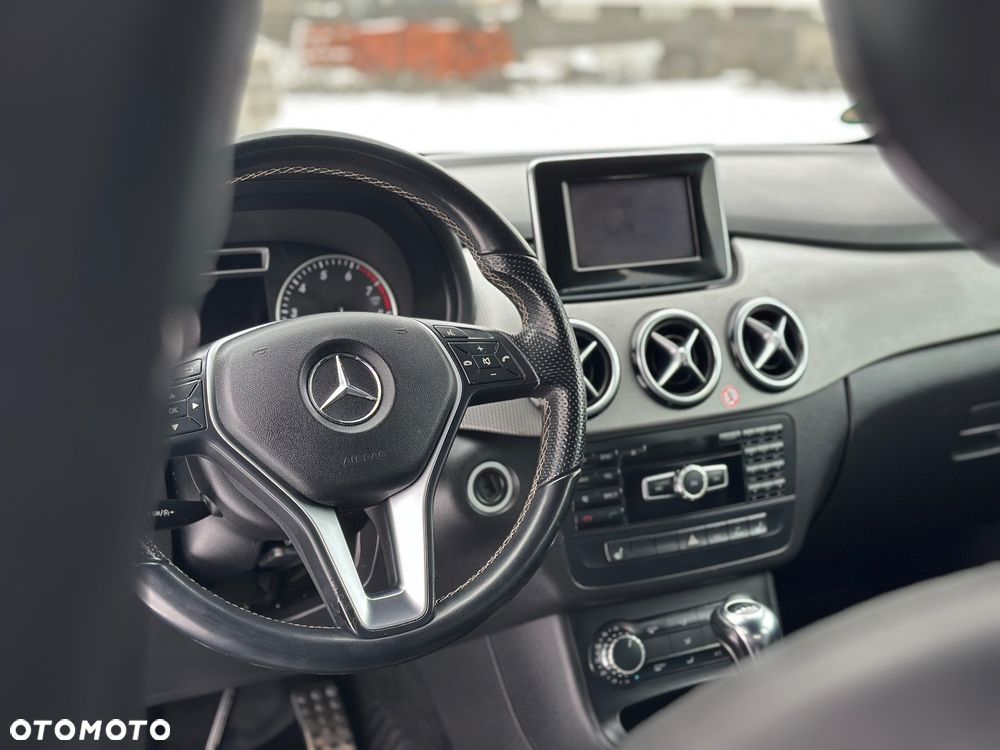 Mercedes-Benz Klasa B 180 (BlueEFFICIENCY) - 24