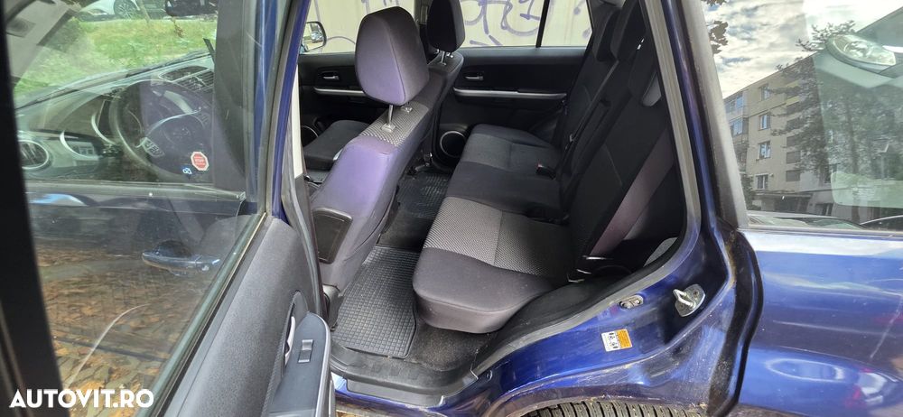 Suzuki Grand Vitara 1.9 DDiS Comfort - 8