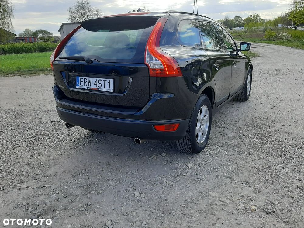 Volvo XC 60 D5 AWD Momentum - 8