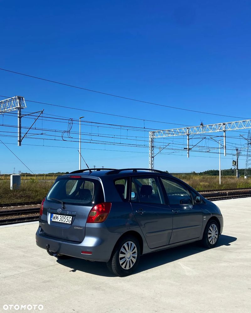 Toyota Corolla Verso - 5