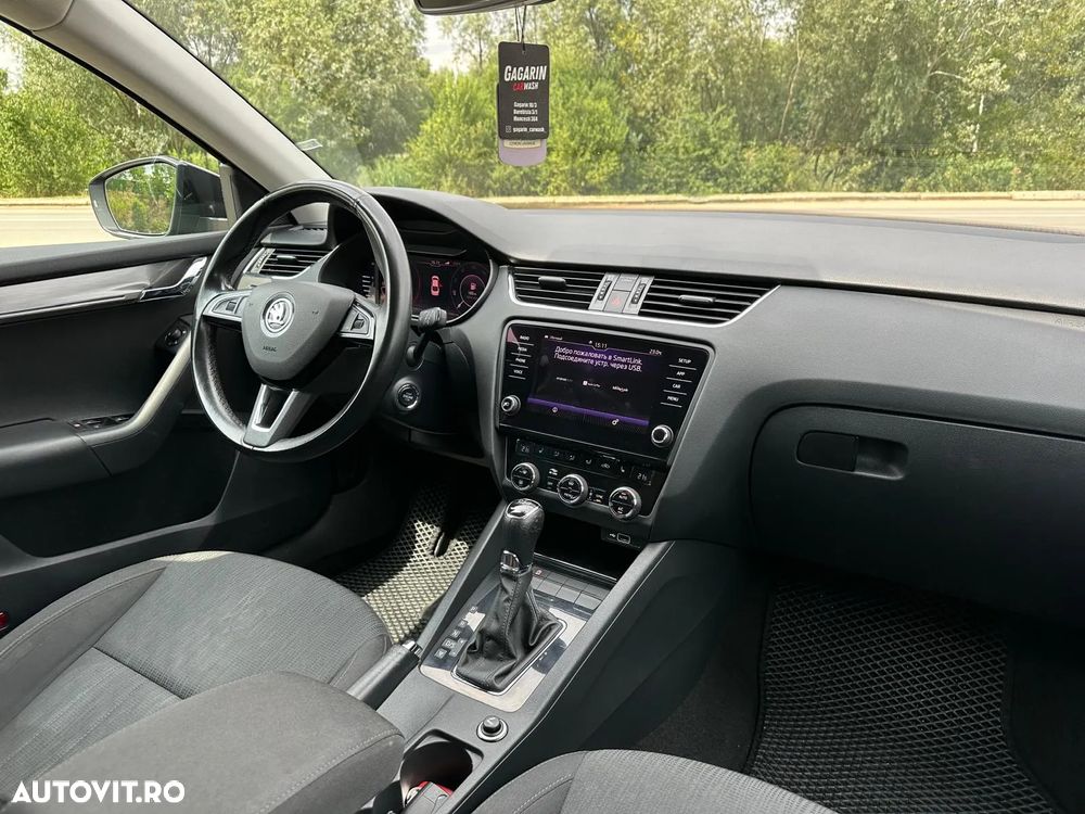 Skoda Octavia 2.0 TDI ELEGANCE DSG - 6