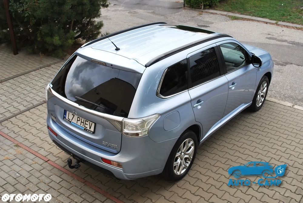 Mitsubishi Outlander Instyle NAVI + - 29