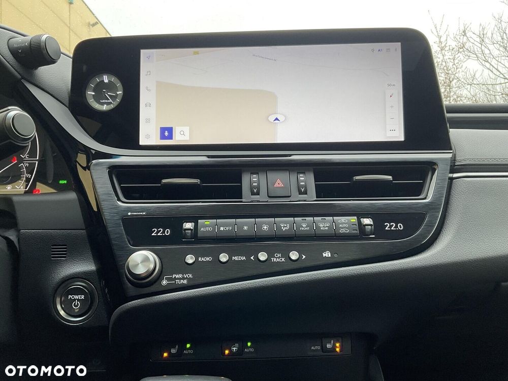 Lexus ES 300h Business Edition - 28