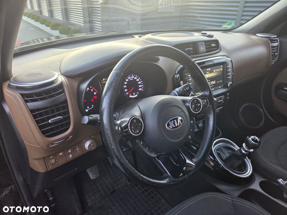 Kia Soul 1.6 GDI Dream Team Edition - 23