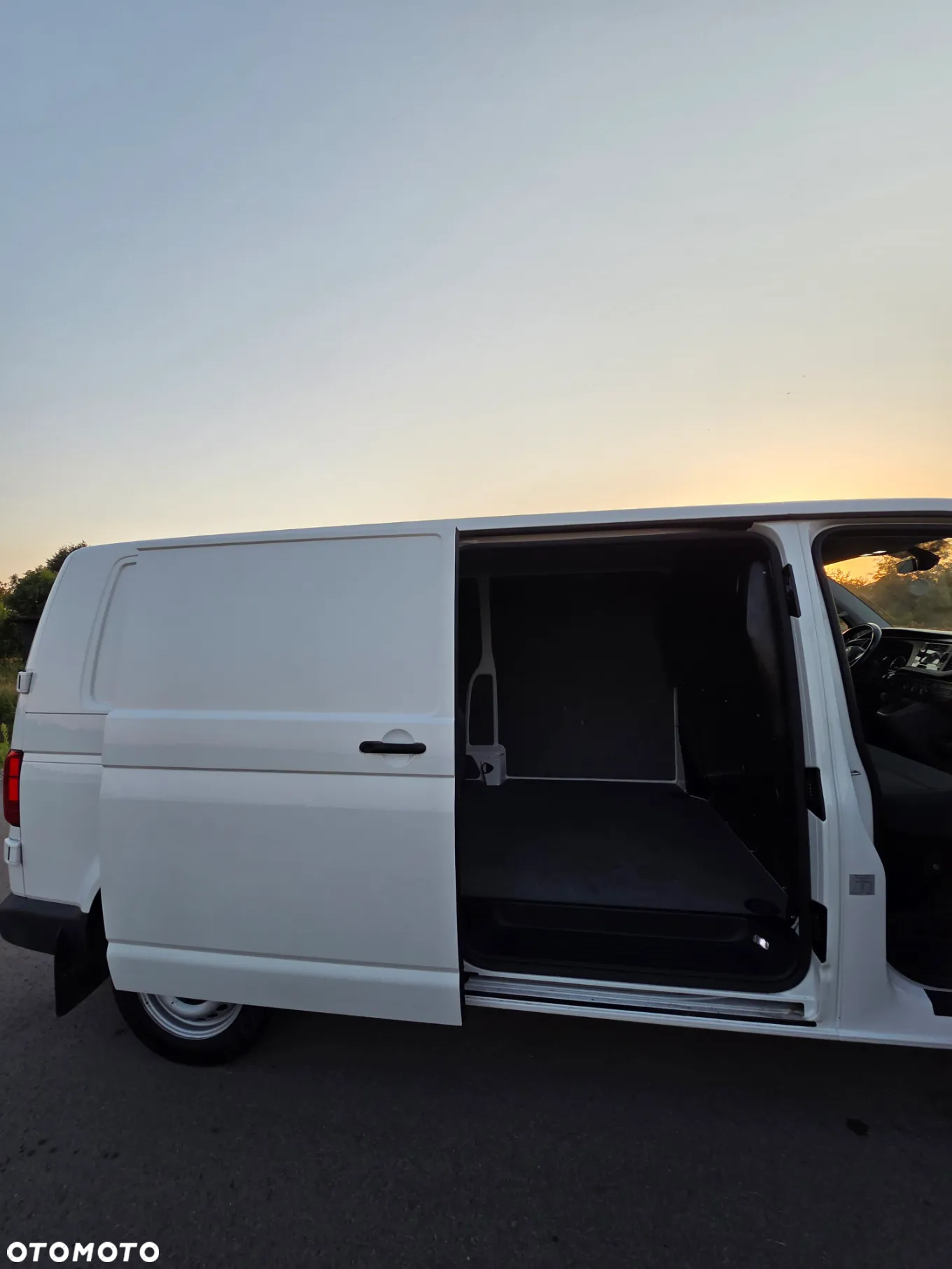 Volkswagen Transporter - 11