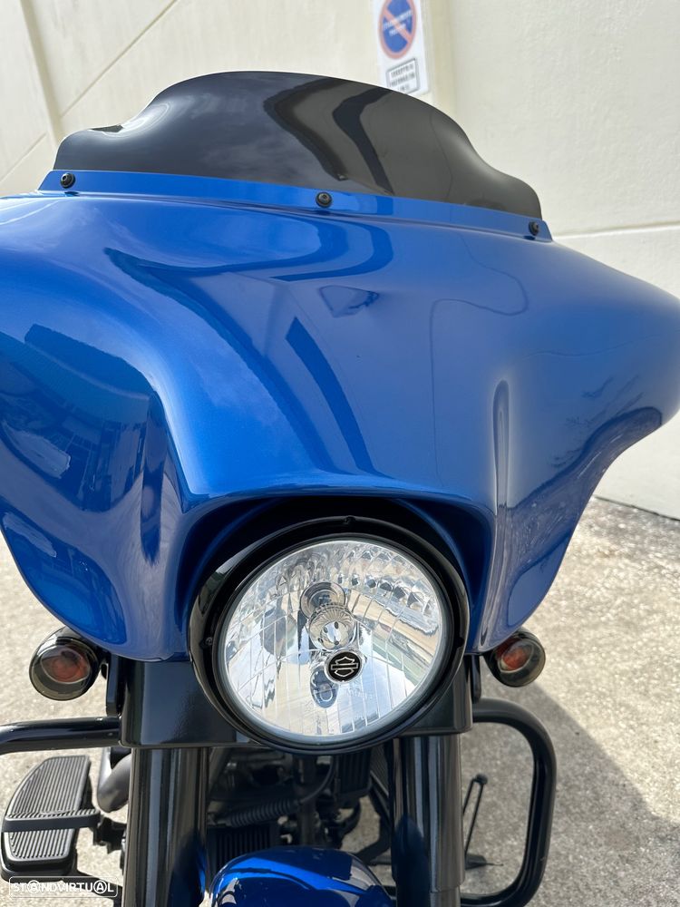 Harley-Davidson FLHT - 17