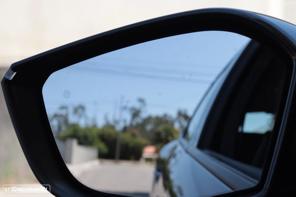 Citroën C4 1.2 PureTech Shine EAT8 - 8
