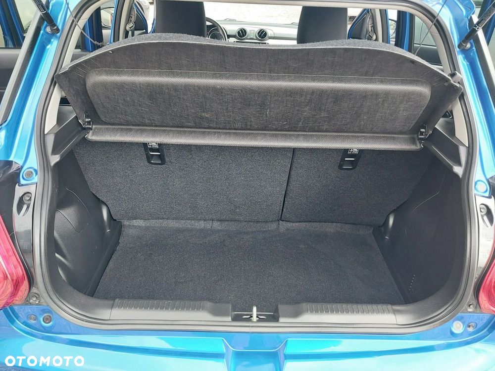 Suzuki Swift 1.2 SHVS Premium Plus - 17