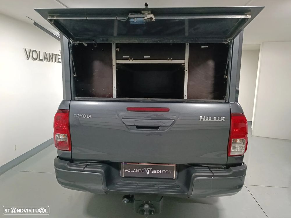 Toyota Hilux - 13