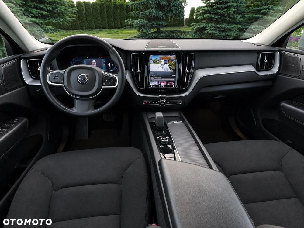 Volvo XC 60 B4 D AWD Momentum Pro - 17