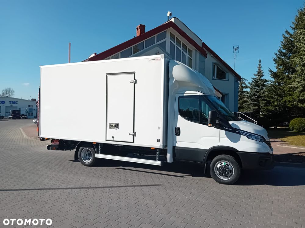 Iveco DAILY 50C18HA8Z 3.0 180KM Hi-Matic Kontener + Winda 1000kg - 3
