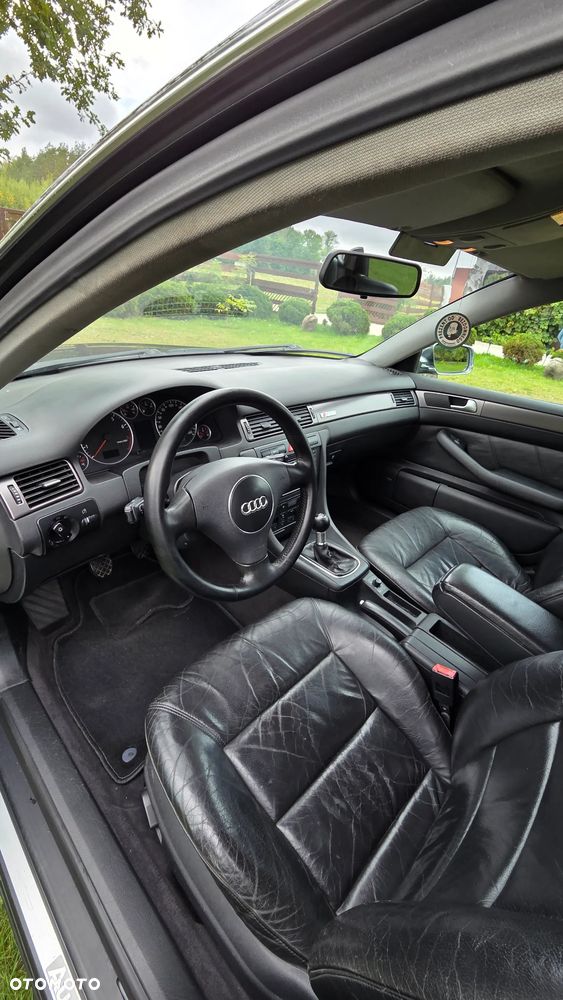 Audi A6 Avant 2.4 - 22