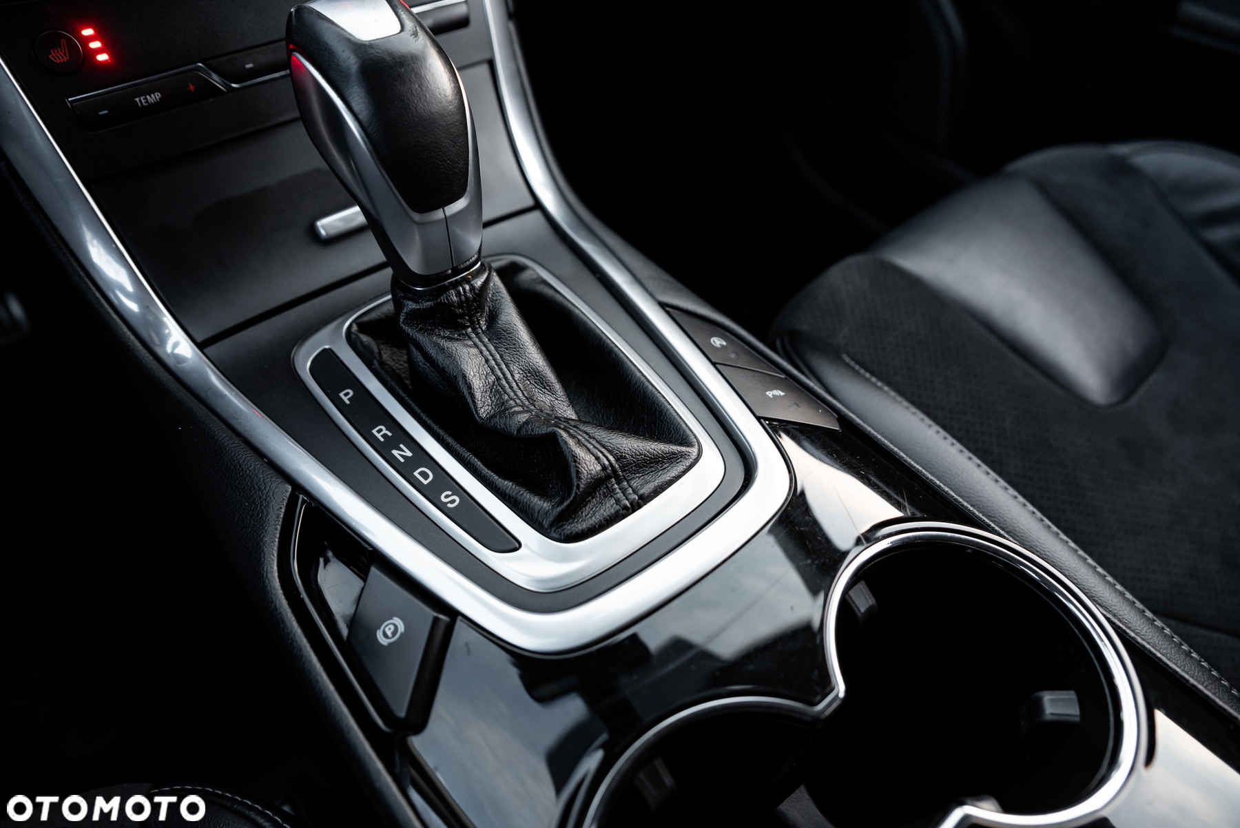 Ford S-Max - 32