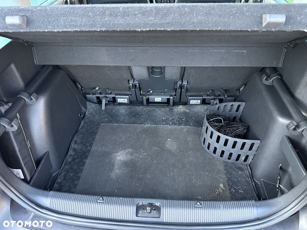 Skoda Yeti 2.0 TDI Experience PLUS EDITION - 33