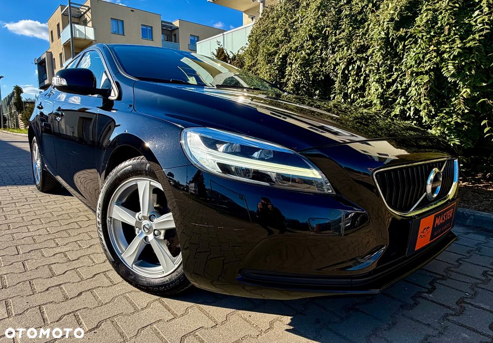 Volvo V40 D2 Drive-E Momentum - 1
