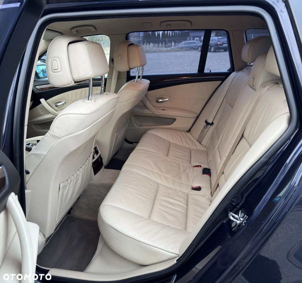 BMW Seria 5 525i Edition Exclusive - 28