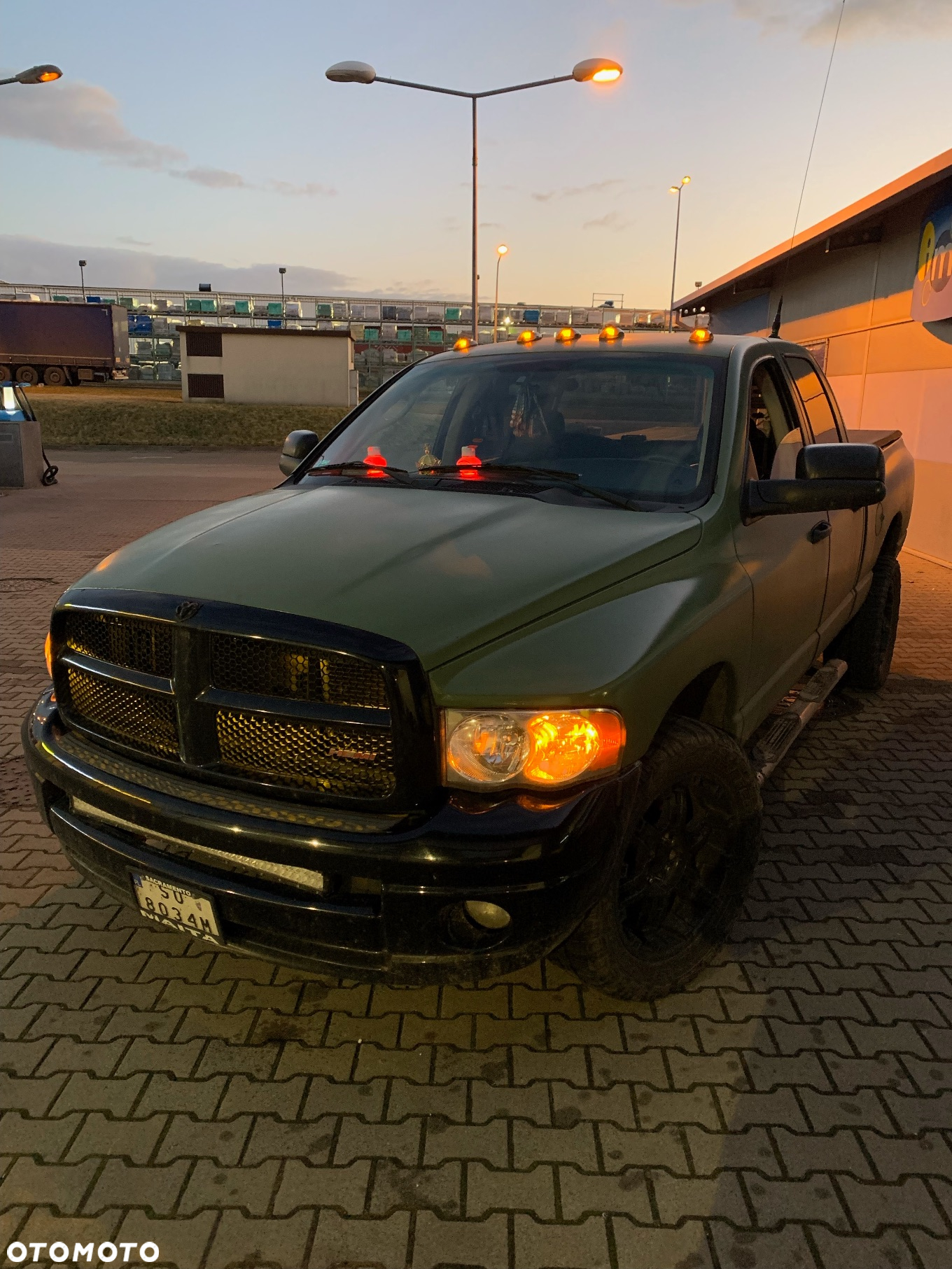 Dodge RAM 1500 5.7 4WD HEMI - 2
