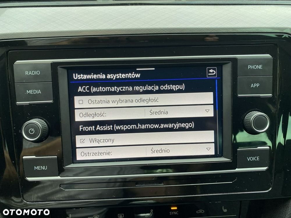 Volkswagen Passat - 21