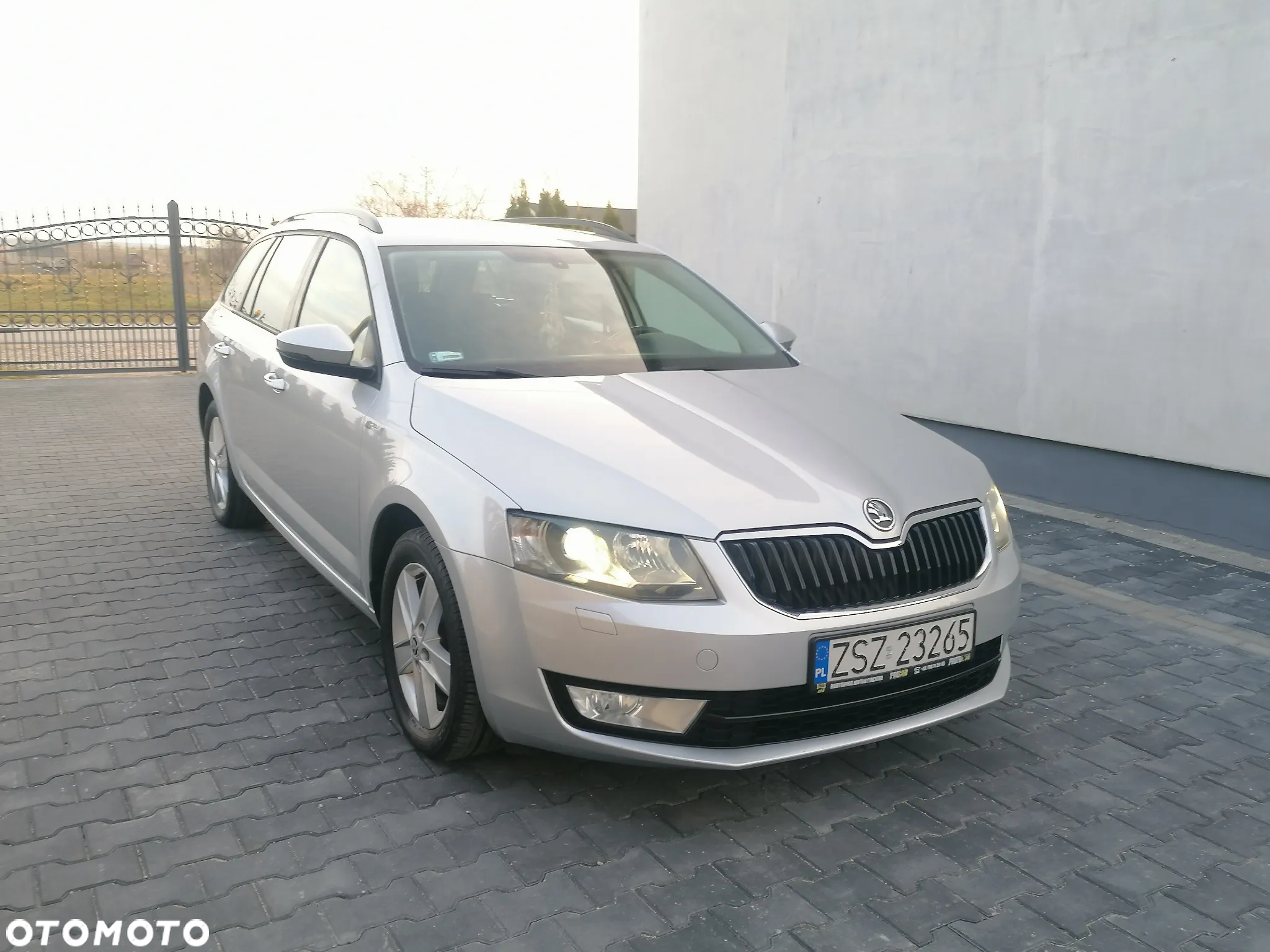Skoda Octavia 2.0 TDI DSG Ambition - 5