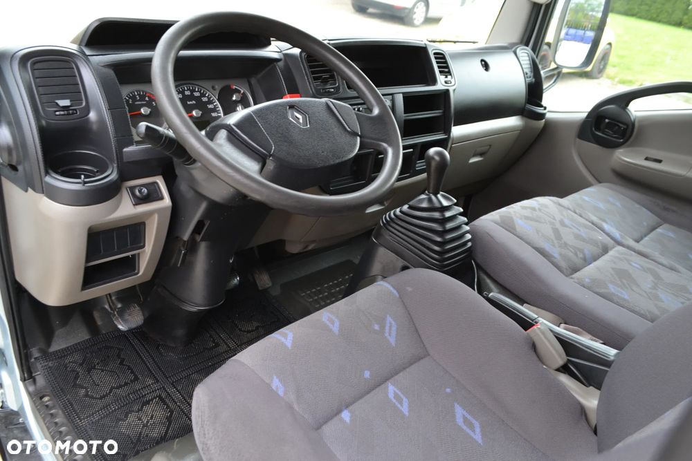 Renault Maxity - 25