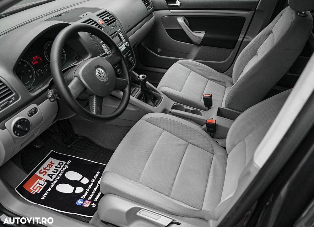 Volkswagen Golf 1.6 FSI Individual - 12