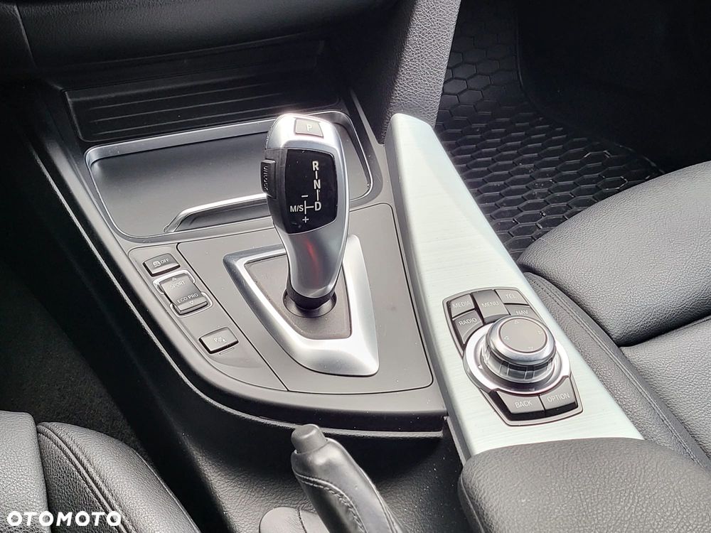 BMW Seria 3 316d M Sport Shadow - 25