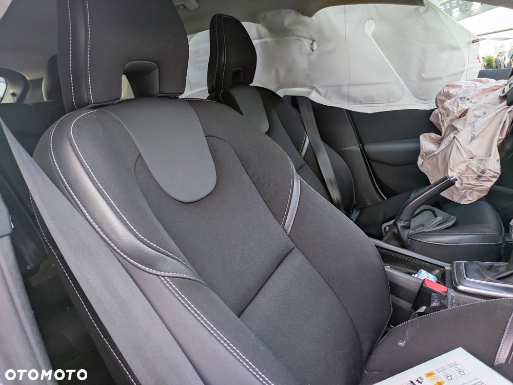 Volvo V40 D3 Kinetic - 9