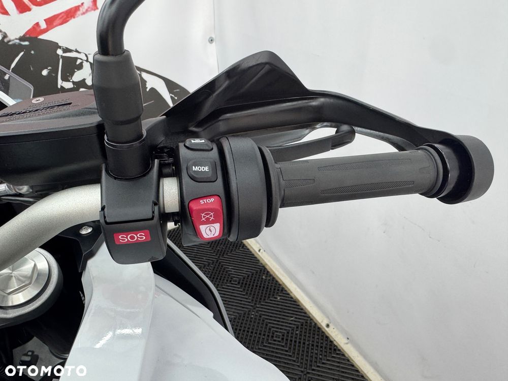 BMW XR - 25