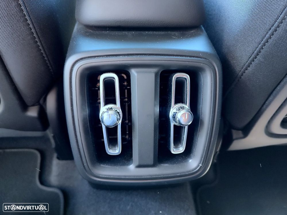 Volvo XC 40 1.5 T3 Momentum Plus Geartronic - 27