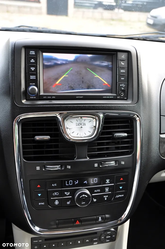 Lancia Voyager 3.6 V6 VVT 24v Platinum - 18