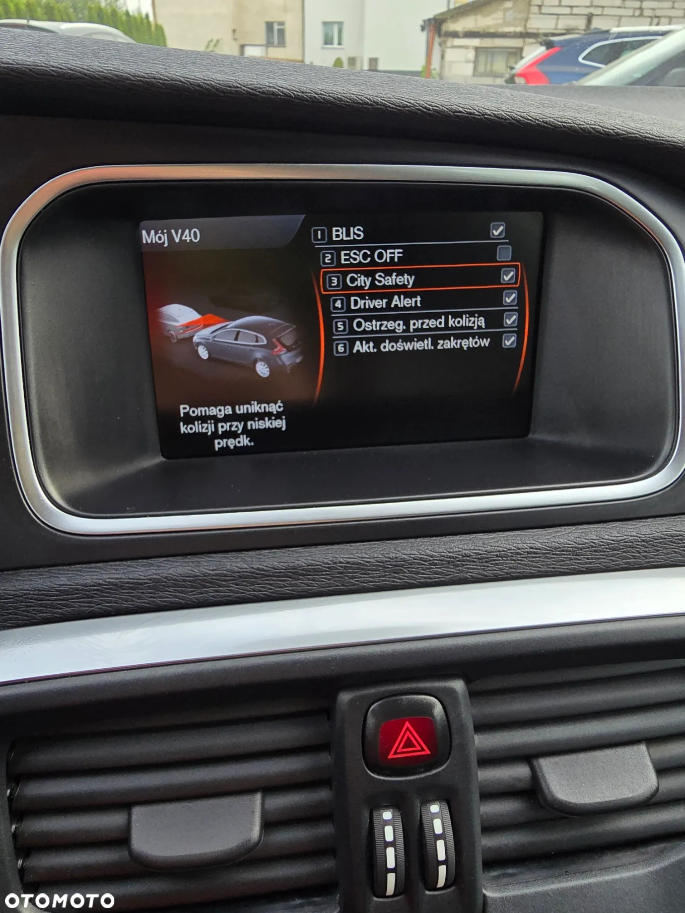Volvo V40 D2 Momentum - 16