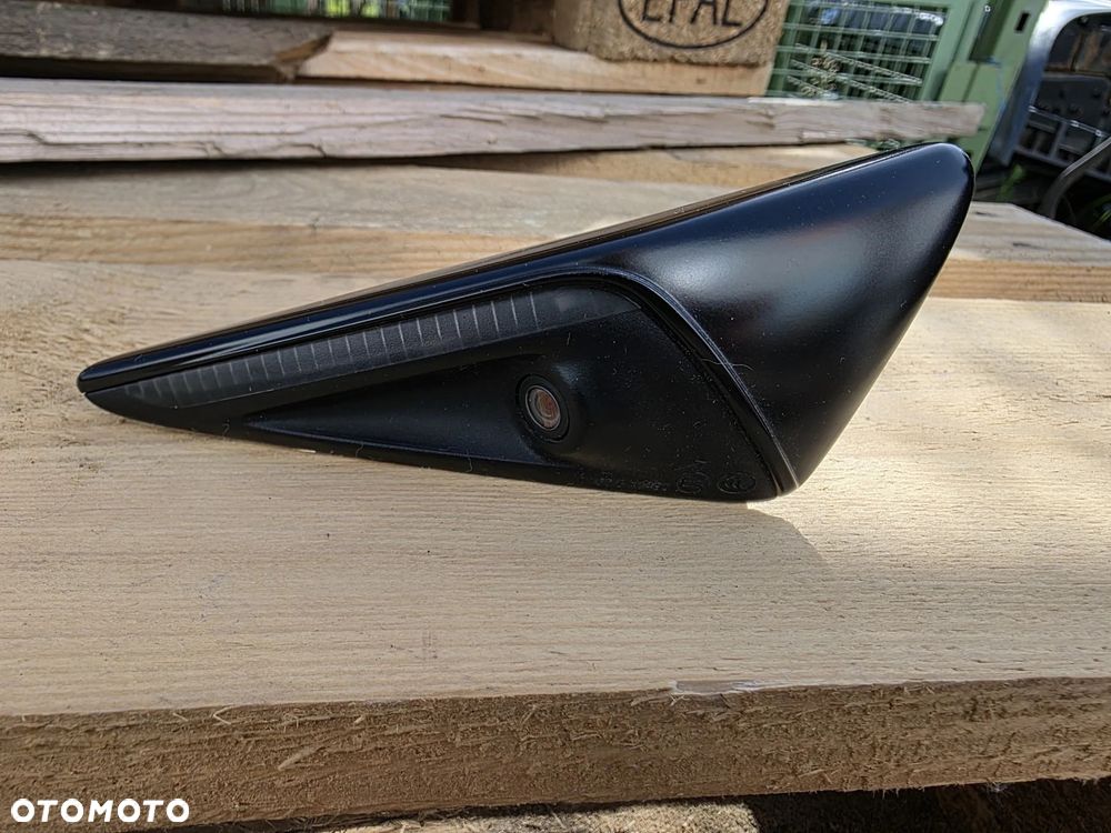 KAMERA KIERUNKOWSKAZ TESLA 149586520C - 1