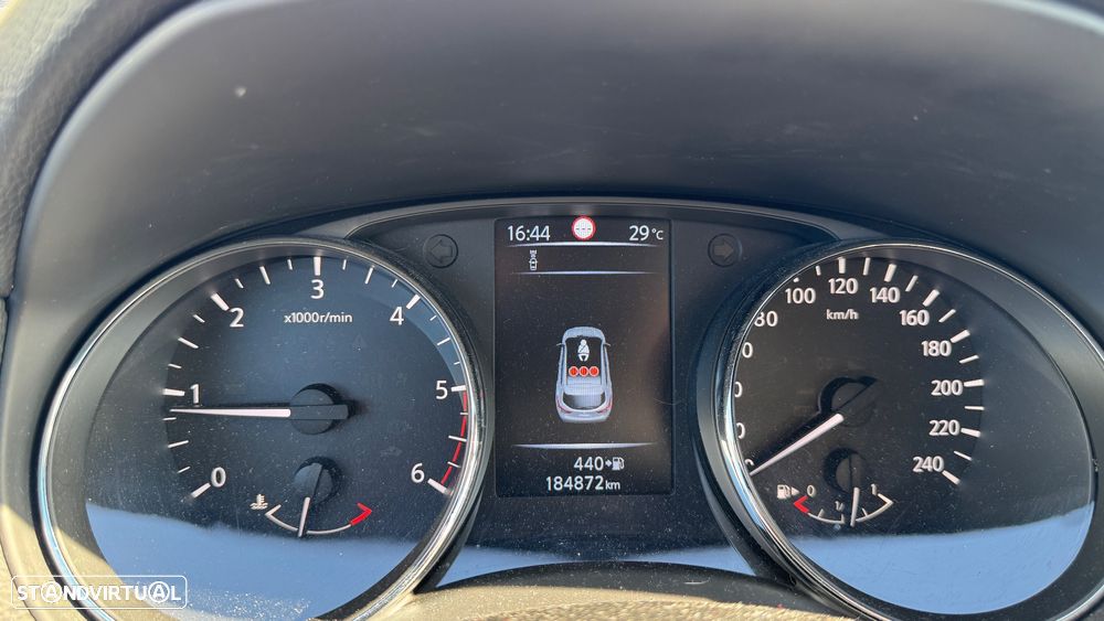 Nissan Qashqai 1.5 dCi N-Connecta - 6