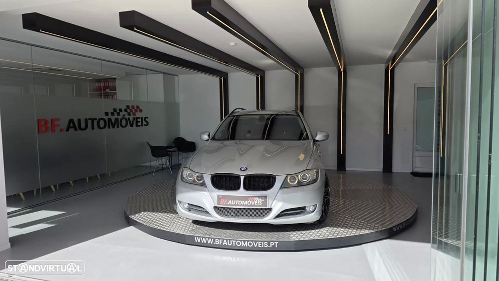 BMW 320 d EfficientDynamics Navigation - 13