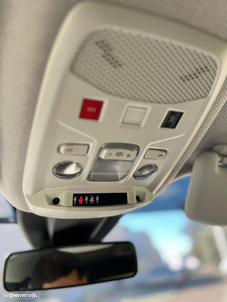 Jeep Avenger 54 kWh Summit - 12