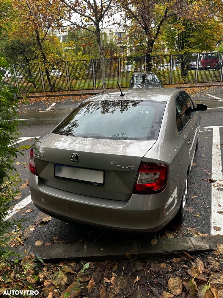 Skoda Rapid - 12