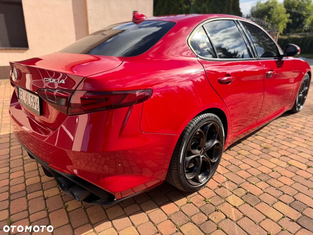 Alfa Romeo Giulia - 33