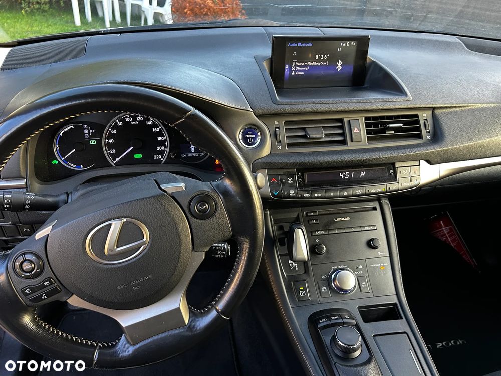 Lexus CT 200h - 8