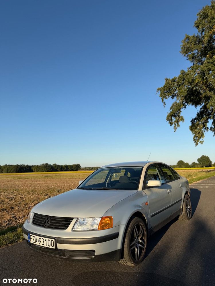 Volkswagen Passat - 4