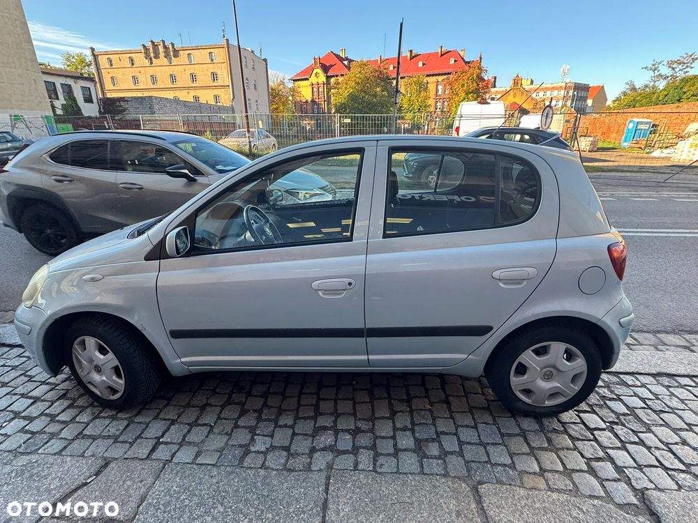 Toyota Yaris 1.0 Sol MM - 4