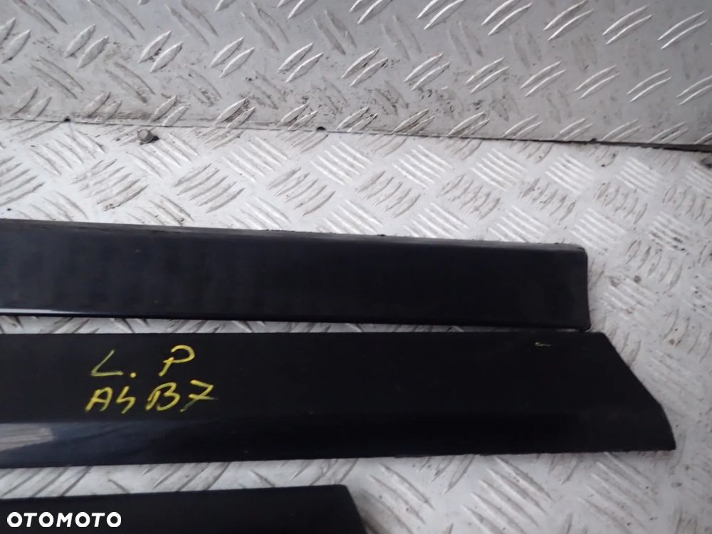 LISTWY DRZWI KOMPLET AUDI A4 B7 - 3