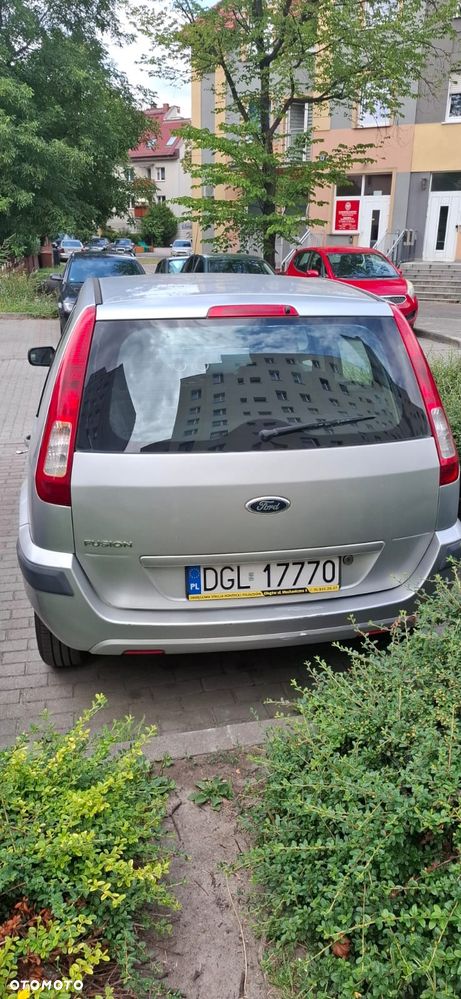 Ford Fusion - 4