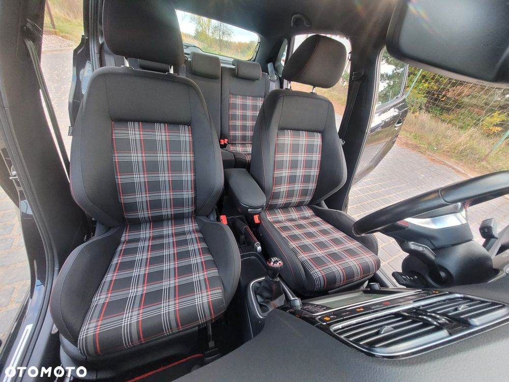 Volkswagen Polo 1.8 TSI BMT GTI - 18