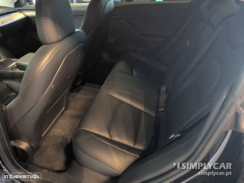 Tesla Model 3 - 7